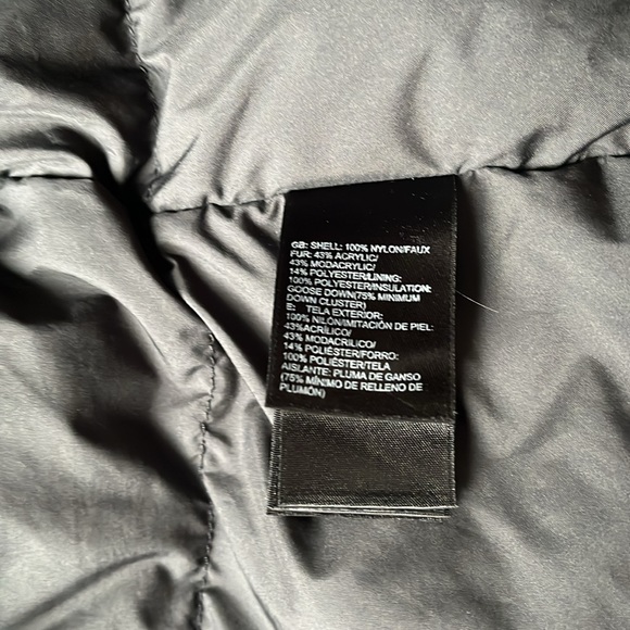 Hooded North Face Long Parka - Picture 10 of 10